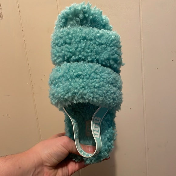 The UGG Women's Oh Fluffita - Picture 2 of 4